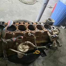 Двигатель 4.5