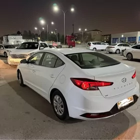 Hyundai Elantra 2020