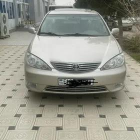 Toyota Camry 2004