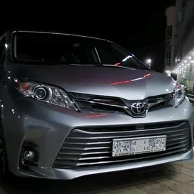 Toyota Sienna 2020