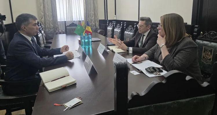 Посол Туркменистана обсудил сотрудничество с аграрным вузом Румынии