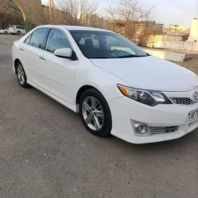 Toyota Camry 2014