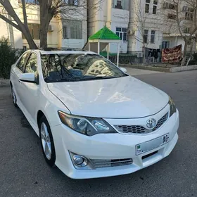 Toyota Camry 2012
