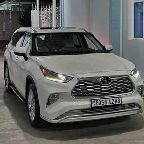 Toyota Highlander 2021