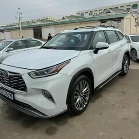 Toyota Highlander 2022