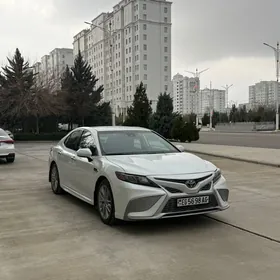 Toyota Camry 2021