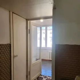 1 mkr 1 etaj 3 komnata