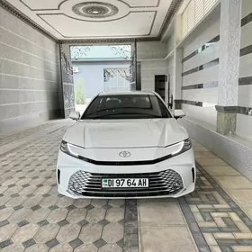 Toyota Camry 2025