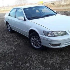 Toyota Camry 2000
