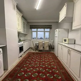 Аренда Мир 4  7этаж  3комнаты