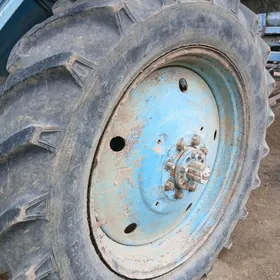 Traktor tekeri