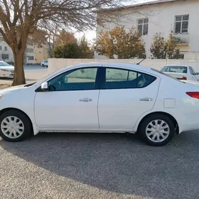 Nissan Versa 2013