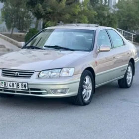 Toyota Camry 2001