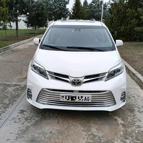 Toyota Sienna 2020