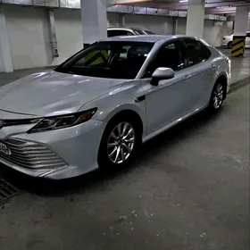 Toyota Camry 2018
