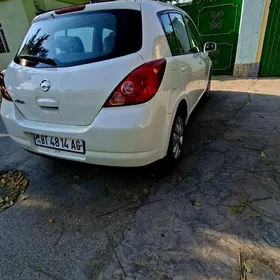 Nissan Tiida 2008