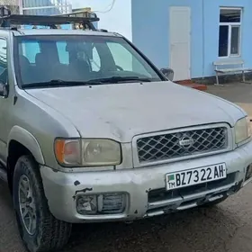 Nissan Pathfinder 2001