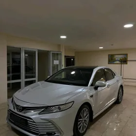 Toyota Camry 2024