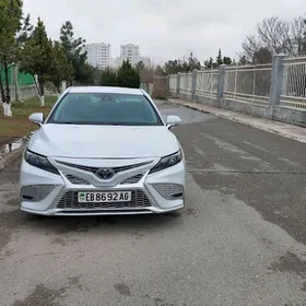 Toyota Camry 2022
