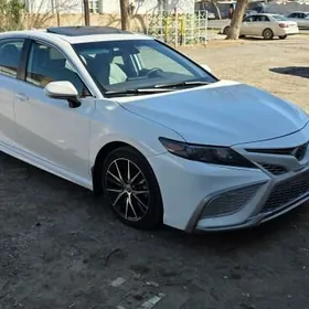 Toyota Camry 2022
