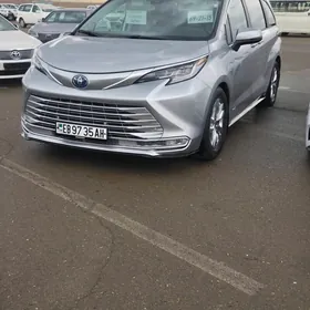 Toyota Sienna 2021