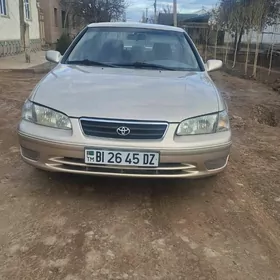 Toyota Camry 2001