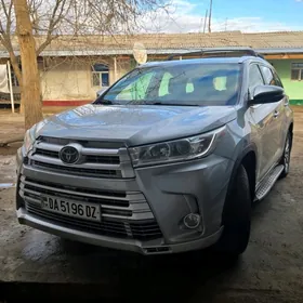 Toyota Highlander 2019