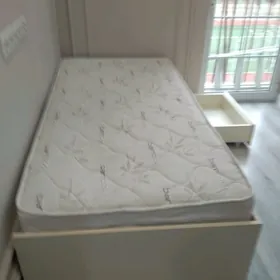 Кровать односпальная