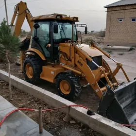 JCB 4CX ECO 2025