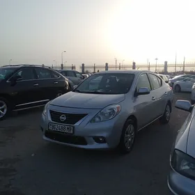 Nissan Versa 2012