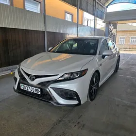 Toyota Camry 2021