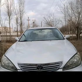 Toyota Camry 2004
