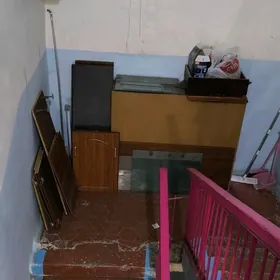 разобранный шкаф буфет