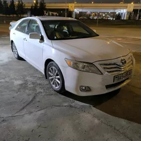 Toyota Camry 2011