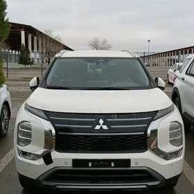 Mitsubishi Outlander 2025