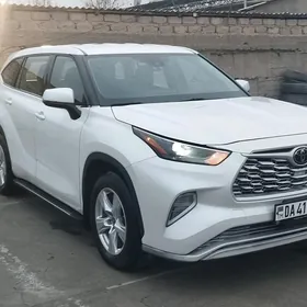 Toyota Highlander 2022