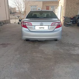 Toyota Camry 2012