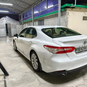 Toyota Camry Hybrid 2021