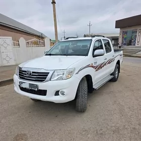 Toyota Hilux 2013