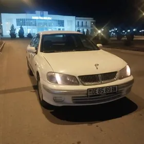 Nissan Sunny 2001