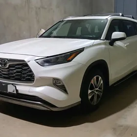Toyota Highlander 2021
