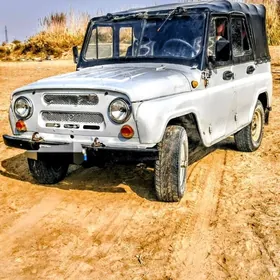UAZ 469 1990