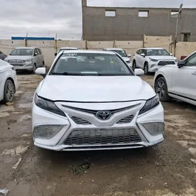 Toyota Camry 2021