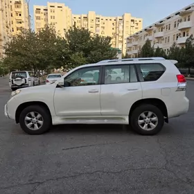 Toyota Land Cruiser Prado 2010