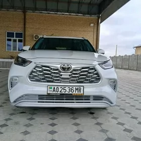 Toyota Highlander 2022