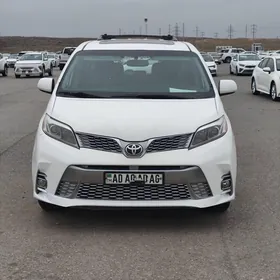 Toyota Sienna 2017