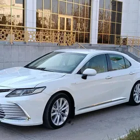 Toyota Camry 2021