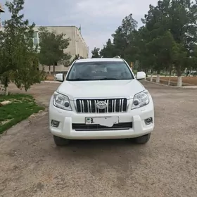 Toyota Land Cruiser Prado 2013