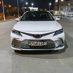 Toyota Camry 2021
