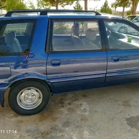 Mitsubishi Chariot 1993